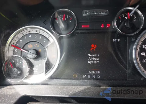 2018 Ram 1500 Big Horn 4X4 5'7 Box z USA, uszkodzony, nr VIN 3C6RR7LG7JG230279